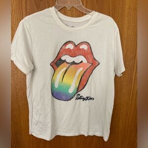 Time and Tru White Graphic Tee with Multicolor Design